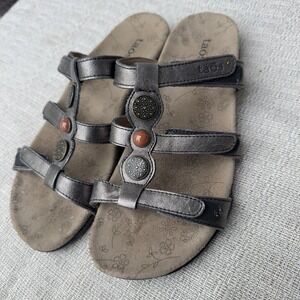 Taos Prize 4 Sandals Womens US 9 Pewter Leather Adjustable Strap Medallion Slide